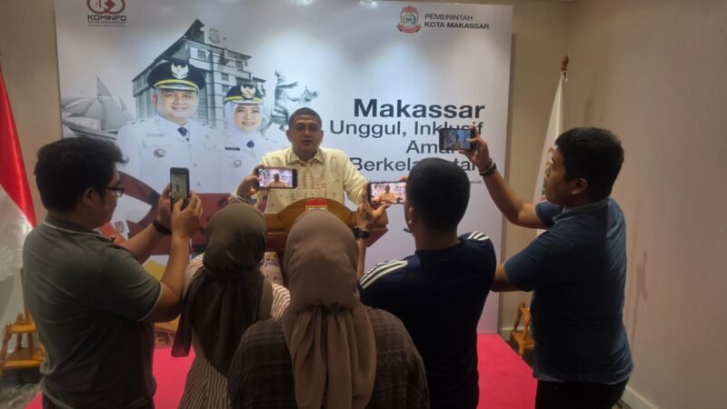 Wali Kota Makassar, Munafri Arifuddin, memberikan keterangan pers terkait expose desain pedestrian Kota Makassar di Kantor Balai Kota Makassar, Kamis (3/9/2026)