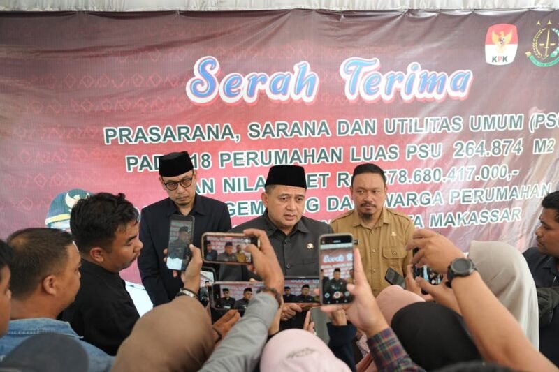 Pemerintah Kota (Pemkot) Makassar menerima penyerahan prasarana, sarana, dan utilitas (PSU) dari sejumlah pengembang dan masyarakat di Perumahan Villa Surya Mas, Jalan Toddopuli Raya Timur, Kelurahan Borong, Kecamatan Manggala, Selasa (8/9/2026)