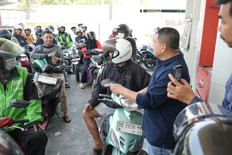 Wali Kota Makassar, Munafri Arifuddin mengecek langsung pelayanan BBM di SPBU Pertamina Jalan A.P. Pettarani, Sabtu (12/9/2026)