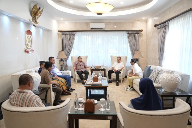 Wali Kota Makassar, Munafri Arifuddin menerima kunjungan Eko Ricky Susanto selaku Direktur Pemasaran Ritel PT Pertamina Patra Niaga dan jajaran, di Rumah Jabatan (Rujab) Wali Kota Makassar, Minggu (13/9/2026)