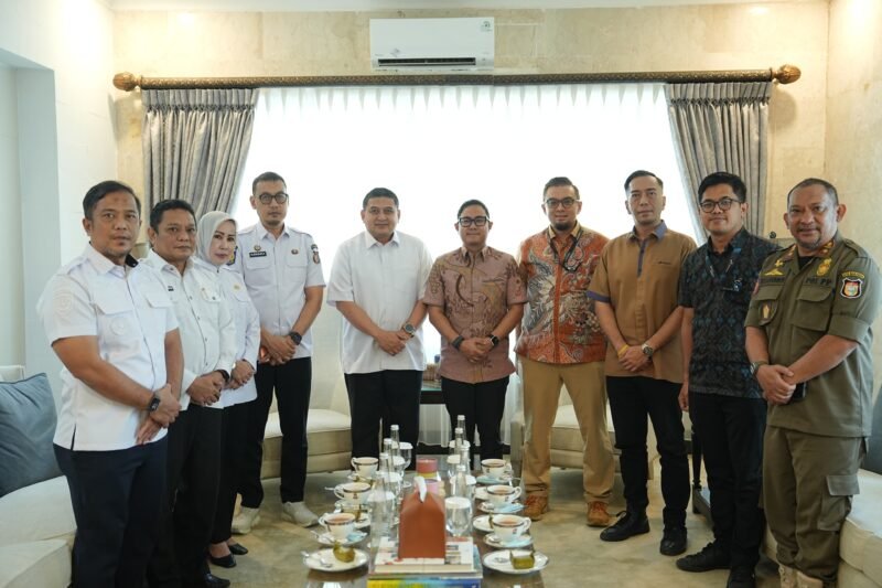 Wali Kota Makassar Munafri Arifuddin  menerima Executive General Manager Pertamina Patra Niaga Sulawesi Deny Sukendar di Rumah Jabatan Wali Kota Makassar, Rabu (23/9/2026)