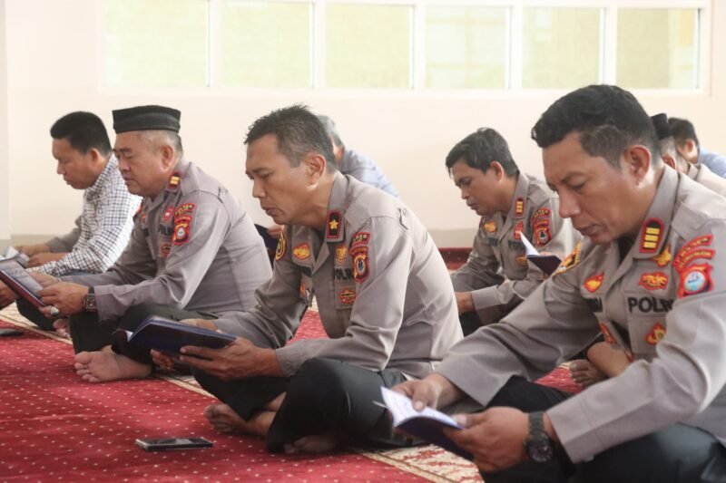 Polres Wajo kembali menggelar kegiatan Bimbingan Rohani dan Mental (Binrohtal) bagi seluruh personel, Kamis (24/9/2026)