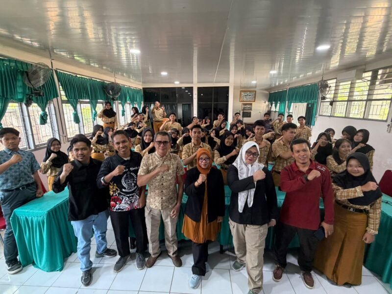 Badan Pengawas Pemilihan Umum (Bawaslu) Kabupaten Wajo menyambangi Aula UPT SMA Negeri 4 Wajo pada Kamis, 24 September 2026, guna memberikan edukasi dan sosialisasi terkait Pengawasan Pemilihan Ketua OSIS (Pilketos)