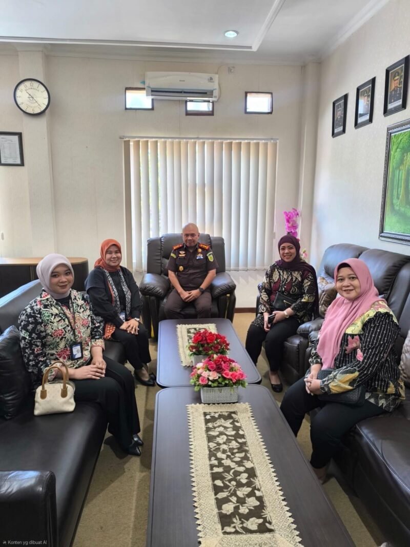 Dalam rangka mempererat hubungan kelembagaan dan membangun sinergi dengan para pemangku kepentingan di Kabupaten Wajo, Pemimpin BRI Cabang Sengkang, Asryani Abdullah, melakukan kunjungan silaturahmi ke Kantor Kejaksaan Negeri Wajo