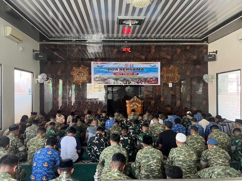 Kodim 1406/Wajo menggelar doa bersama di Masjid Al-Ikhlas Makodim 1406/Wajo, Jalan Kejaksaan No. 55, Kelurahan Bulupabbulu, Kecamatan Tempe, Kabupaten Wajo, Kamis (1/10/2026)