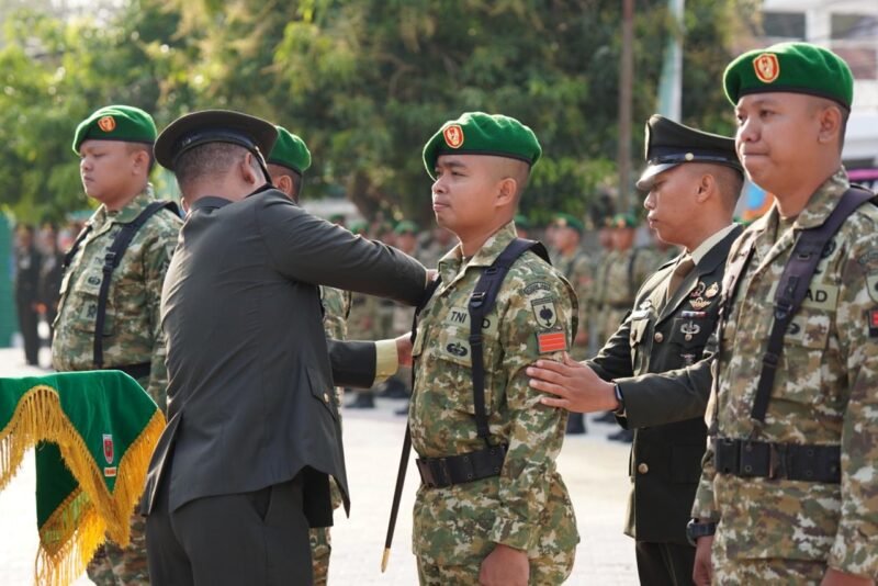 Komandan Kodim (Dandim) 1406/Wajo Letkol Inf Harianto, S.I.P., memimpin acara Koprapor Kenaikan Pangkat Periode 1 Oktober 2026 yang berlangsung di Lapangan Makodim 1406/Wajo, Kabupaten Wajo. Senin 05/10/2026