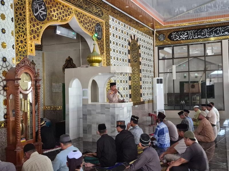 Satuan Pembinaan Masyarakat (Sat Binmas) Polres Wajo melaksanakan kegiatan pembinaan dan penyuluhan keamanan dan ketertiban masyarakat (Kamtibmas) kepada jamaah Masjid Al Mujahidin Tae, Kelurahan Mattirotappareng, Kecamatan Tempe, Kabupaten Wajo, Senin (12/10/2026)