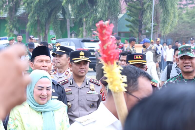 Kapolres WAJO menghadiri Kegiatan Tudang Sipulung Tingkat Kabupaten Wajo Tahun 2026 berlangsung di Lapangan Sepak Bola Lapabessi, Kelurahan Paria, Kecamatan Majauleng, Kabupaten Wajo, Rabu (14/10/2026).