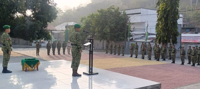 Kodim 1406/Wajo menggelar upacara bendera rutin hari Senin di lapangan Makodim 1406/Wajo, Jalan Kejaksaan No. 55, Kelurahan Bulupabbulu, Kecamatan Tempe, Kabupaten Wajo, Senin (19/10/2026)