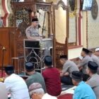 Kapolres Wajo AKBP Douglas Mahendrajaya menggelar kegiatan Subuh Keliling (Suling) bersama masyarakat di Masjid Jami Sirajul Mu’minin Bulupabbulu, Jalan Bau Baharuddin, Kecamatan Tempe, Kabupaten Wajo, Sabtu (17/10/2026)