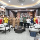 Wali Kota Makassar, Munafri Arifuddin menerima audiensi dari sejumlah perwakilan dosen dan mahasiswa Departemen HI UI dan Unhas di Balai Kota Makassar, Senin (19/10/2026)