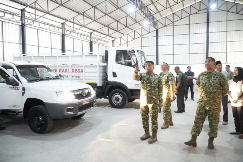 Komandan Korem (Danrem) 141/Toddopuli, Kolonel Inf. Robinson Tallupadang, S.I.P., M.H., memimpin kunjungan kerja Tim Verifikasi dan Validasi (Verval) percepatan kesiapan operasional Koperasi Desa/Kelurahan Merah Putih (KDKMP) di wilayah Kecamatan Tempe, Kabupaten Wajo, Selasa (20/10/2026)