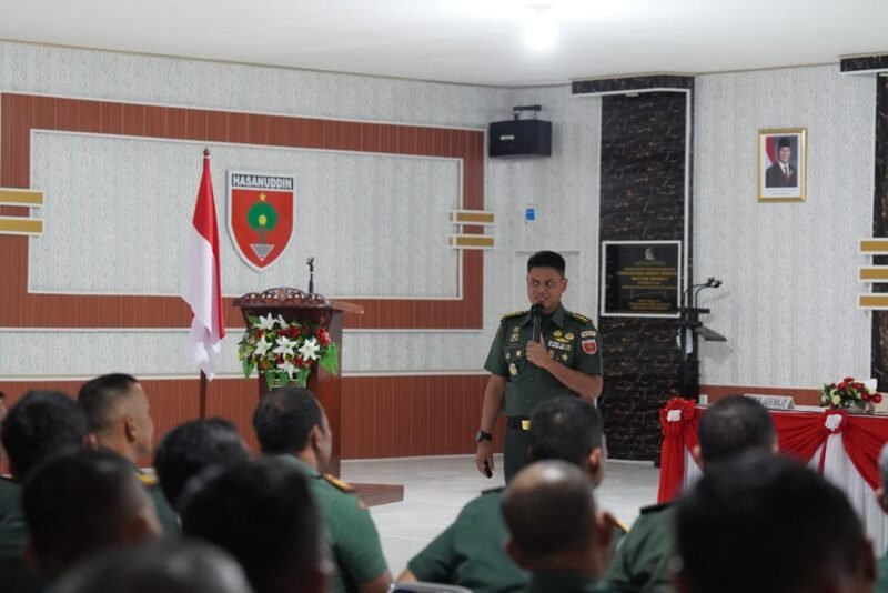 Kodim 1406/Wajo menggelar kegiatan Penyuluhan Hukum Tahun Anggaran 2026. Aksi pembinaan ini berlangsung di Gedung Serbaguna Makodim 1406/Wajo, Jalan Kejaksaan No. 55, Kelurahan Bulupabbulu, Kecamatan Tempe, Kabupaten Wajo, Rabu (21/10/2026)