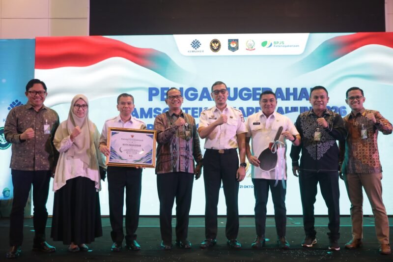 Kota Makassar meraih peringkat Terbaik I, pada ajang Jaminan Sosial Ketenagakerjaan (Jamsostek) Award Tingkat Provinsi Sulawesi Selatan Tahun 2026