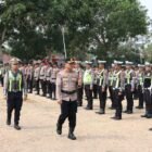 Kapolres Wajo AKBP Douglas Mahendrajaya memimpin Apel Gelar Pasukan Operasi Keselamatan Pallawa Tahun 2026 di Lapangan Mapolres Wajo, Jalan Rusa, Desa Assorajang, Kecamatan Tanasitolo, Kabupaten Wajo, Senin (26/10/2026)